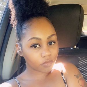 Meet your Posher, Dareika